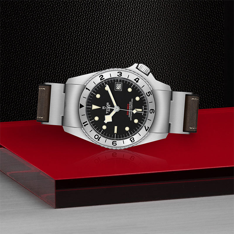 TUDOR | BLACK BAY | Black Bay P01 | 22112.jpg