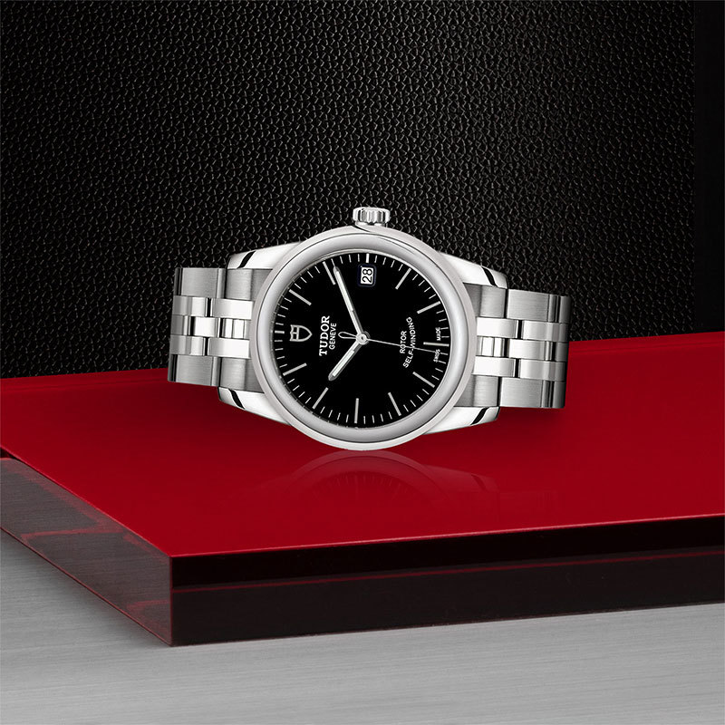TUDOR | GLAMOUR | Glamour Date | 22209.jpg