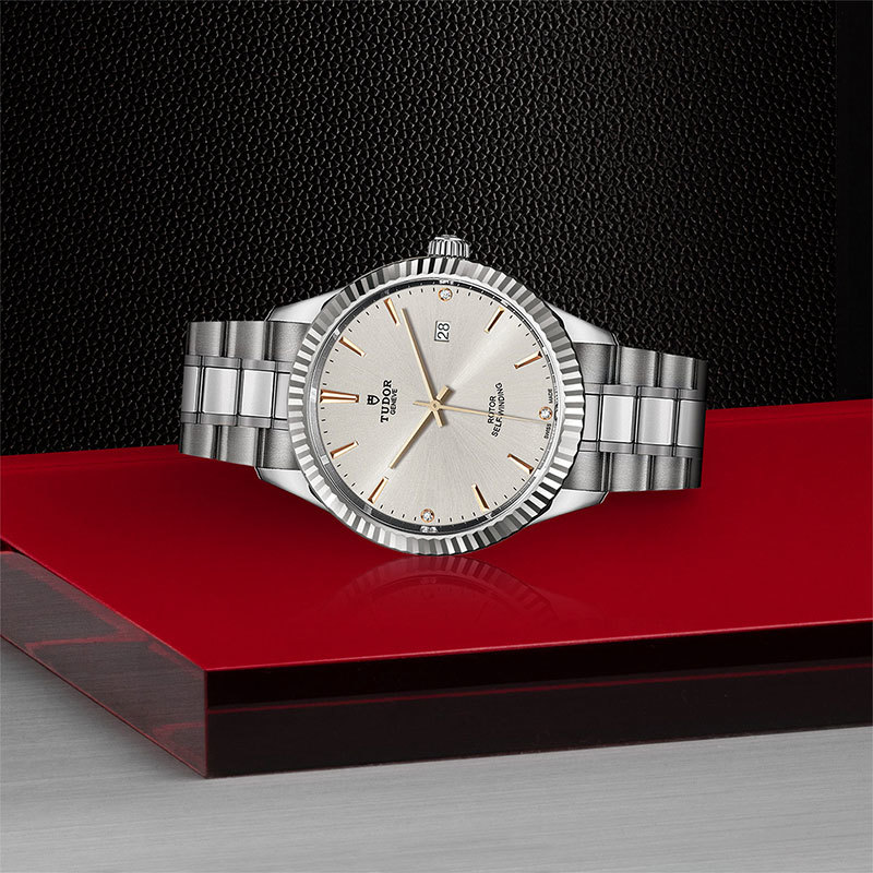 TUDOR | STYLE | Style | 23371.jpg