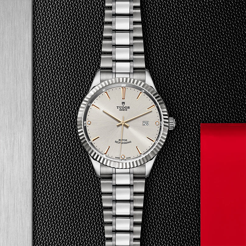 TUDOR | STYLE | Style | 23372.jpg