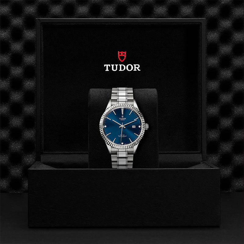 TUDOR | STYLE | Style | 23378.jpg