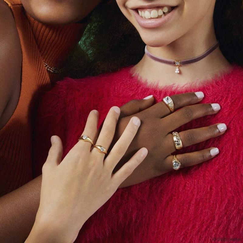 RUE DES MILLE | RUE DES MILLE MEETS BARBIE | Anello Pietra Baguette | 28545.jpg