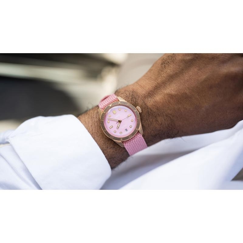 Divers Sixty-Five Cotton Candy