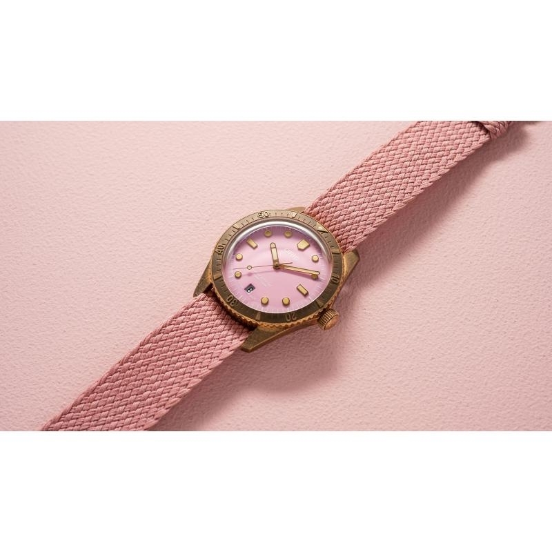 Divers Sixty-Five Cotton Candy